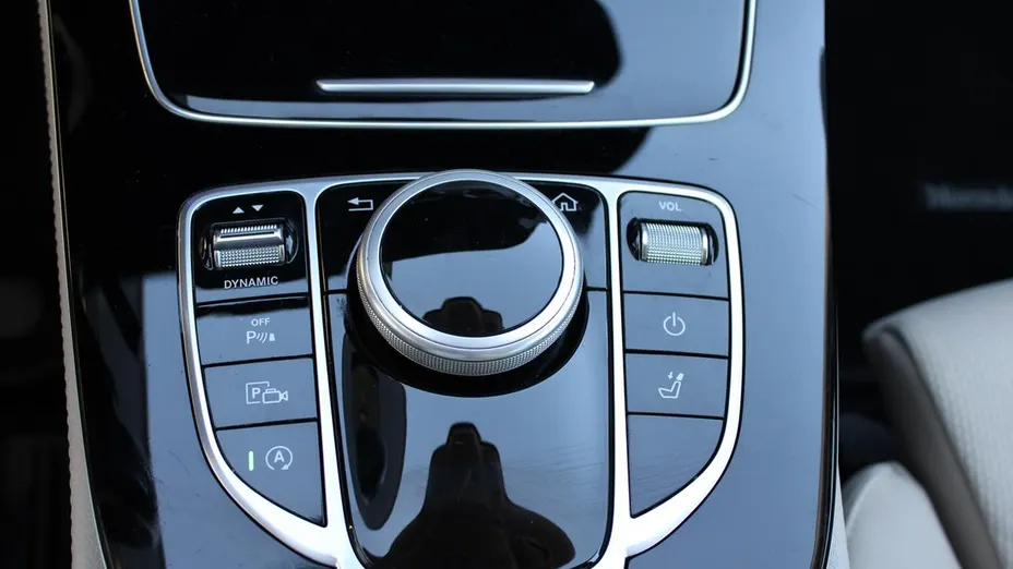 MERCEDES-BENZ E Klasa E 220 d 4-Matic 9G-TRONIC
