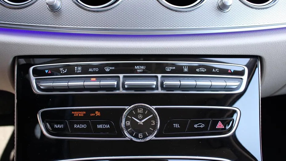 MERCEDES-BENZ E Klasa E 220 d 4-Matic 9G-TRONIC