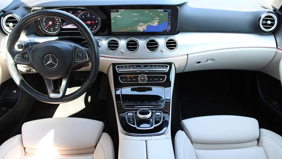 MERCEDES-BENZ E Klasa E 220 d 4-Matic 9G-TRONIC