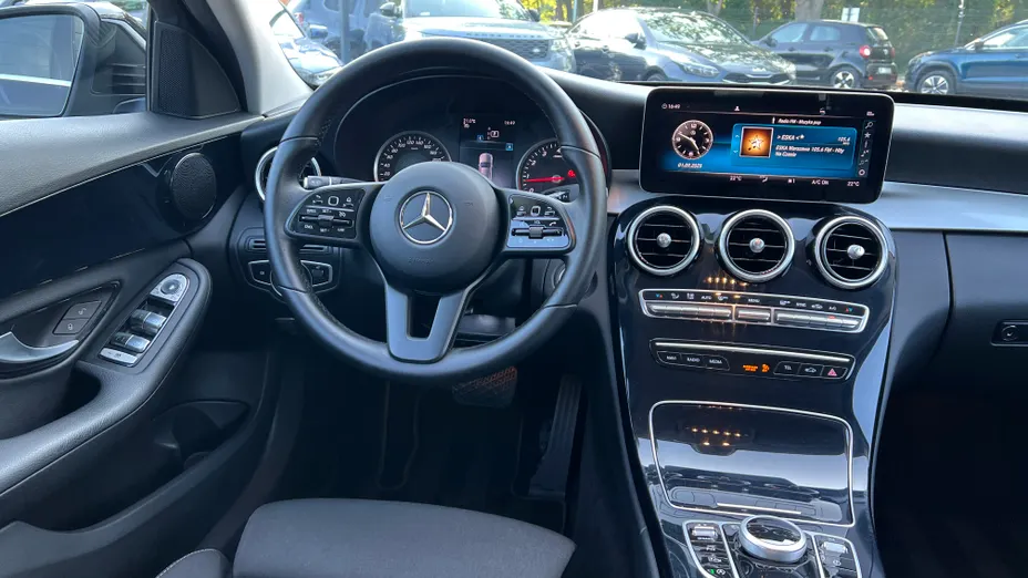 MERCEDES-BENZ C Klasa C 180 9G-TRONIC
