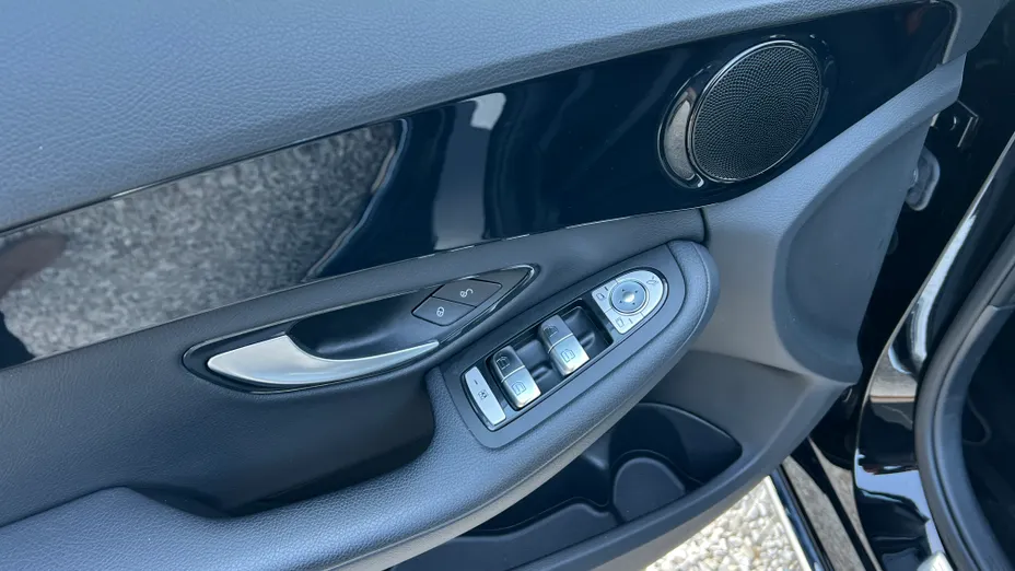 MERCEDES-BENZ C Klasa C 180 9G-TRONIC