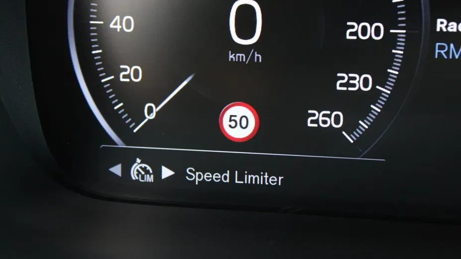 VOLVO V90 V90 CC D4 AWD aut