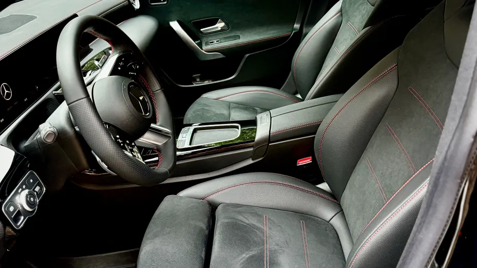 MERCEDES-BENZ CLA CLA 250 4-Matic AMG Line 7G-DCT