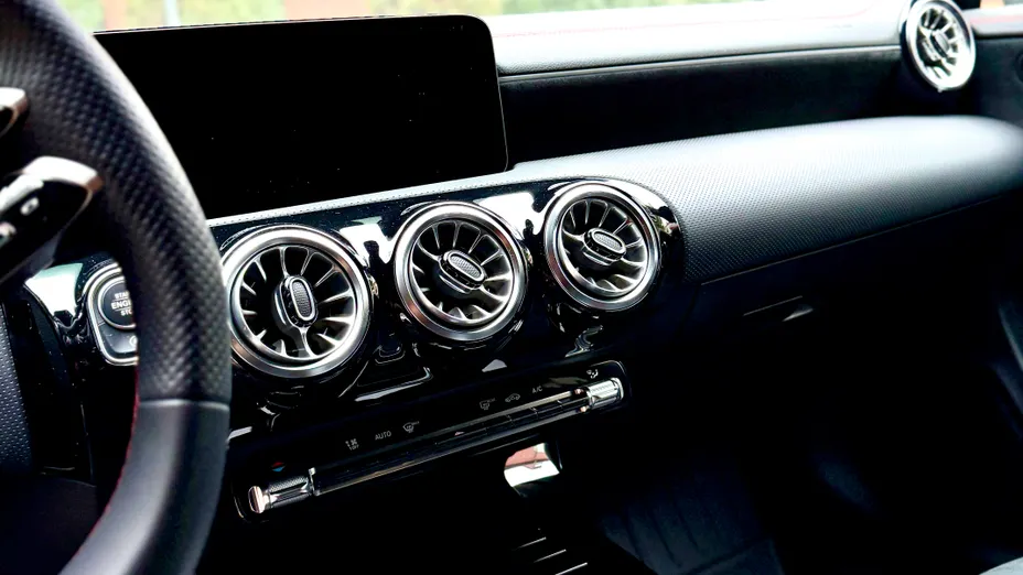 MERCEDES-BENZ CLA CLA 250 4-Matic AMG Line 7G-DCT