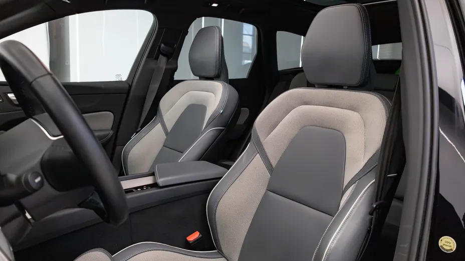 VOLVO XC60 XC60 B4 D AWD Plus Dark aut