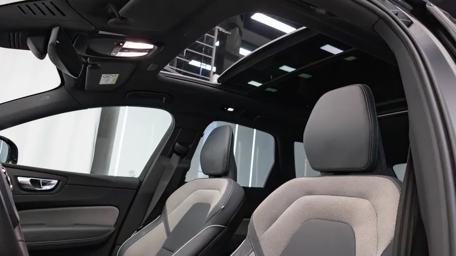 VOLVO XC60 XC60 B4 D AWD Plus Dark aut