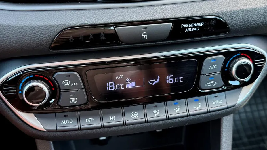 HYUNDAI i30 i30 1.5 T-GDI 48V Smart DCT