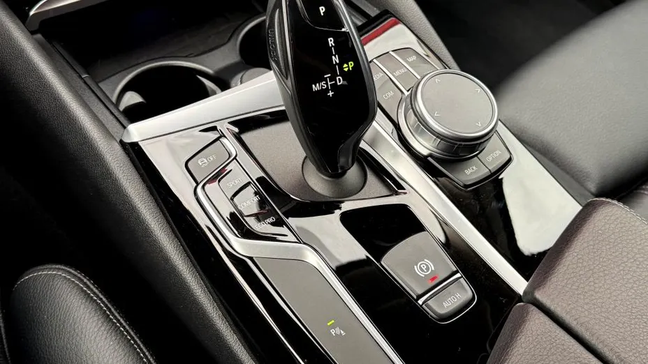 BMW Seria 5 520d xDrive sport-aut