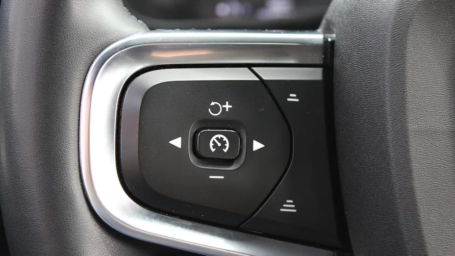 VOLVO XC40 XC40 B4 B R-Design aut