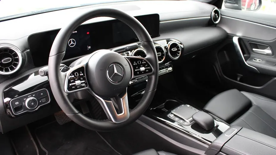 MERCEDES-BENZ CLA CLA 200 7G-DCT