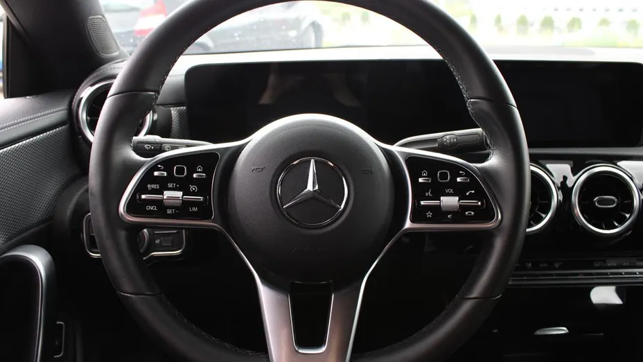 MERCEDES-BENZ CLA CLA 200 7G-DCT
