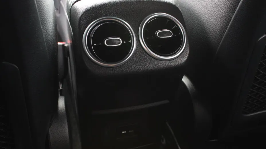 MERCEDES-BENZ CLA CLA 200 7G-DCT