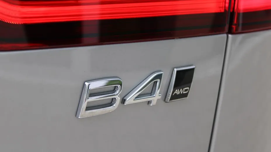 VOLVO V60 V60 CC Core B4 D AWD aut