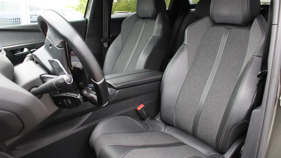 PEUGEOT 3008 3008 1.5 BlueHDi GT Pack S&S EAT8