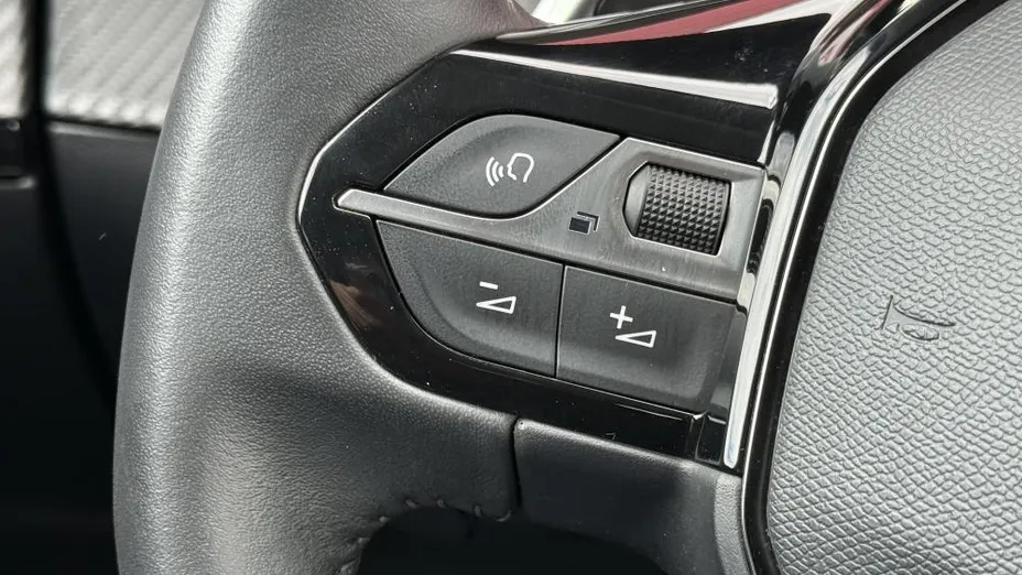 PEUGEOT 2008 2008 1.2 PureTech Allure S&S EAT8
