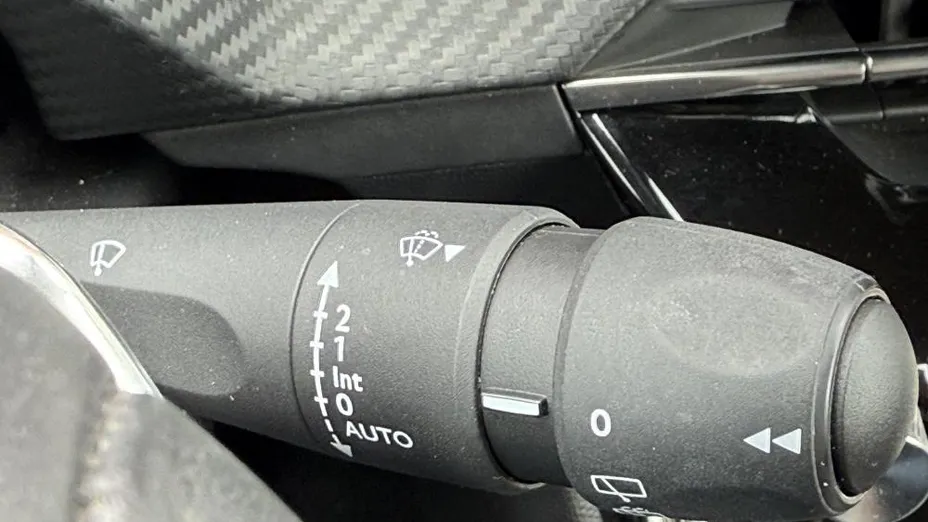 PEUGEOT 2008 2008 1.2 PureTech Allure S&S EAT8