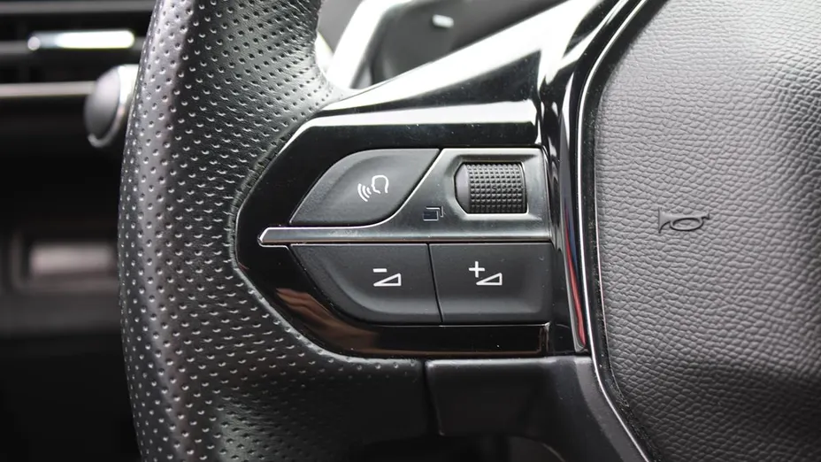 PEUGEOT 3008 3008 1.5 BlueHDi GT Pack S&S EAT8