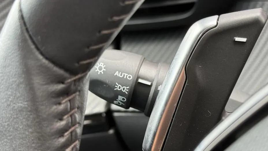 PEUGEOT 2008 2008 1.2 PureTech Allure S&S EAT8