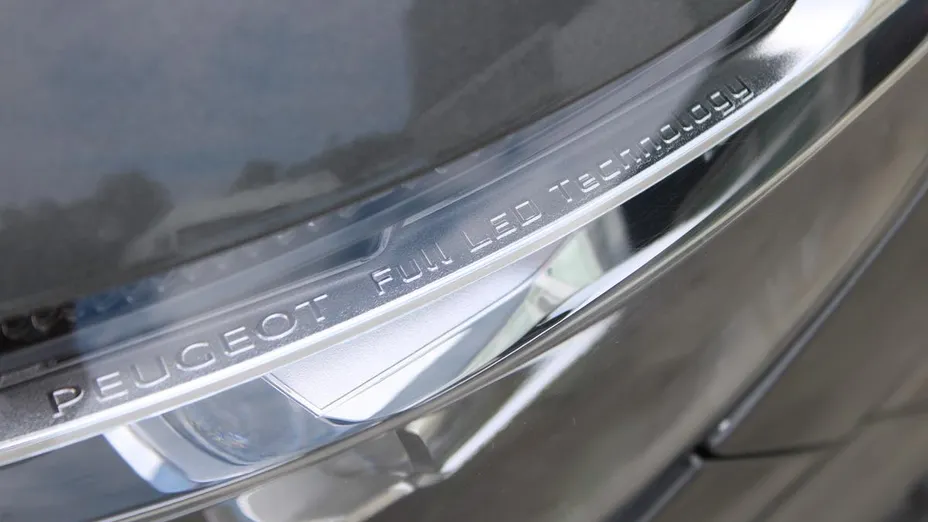 PEUGEOT 3008 3008 1.6 PureTech GPF GT Line S&S EAT8