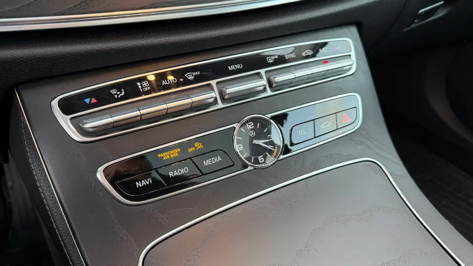 MERCEDES-BENZ E Klasa E 400 4-Matic 9G-TRONIC