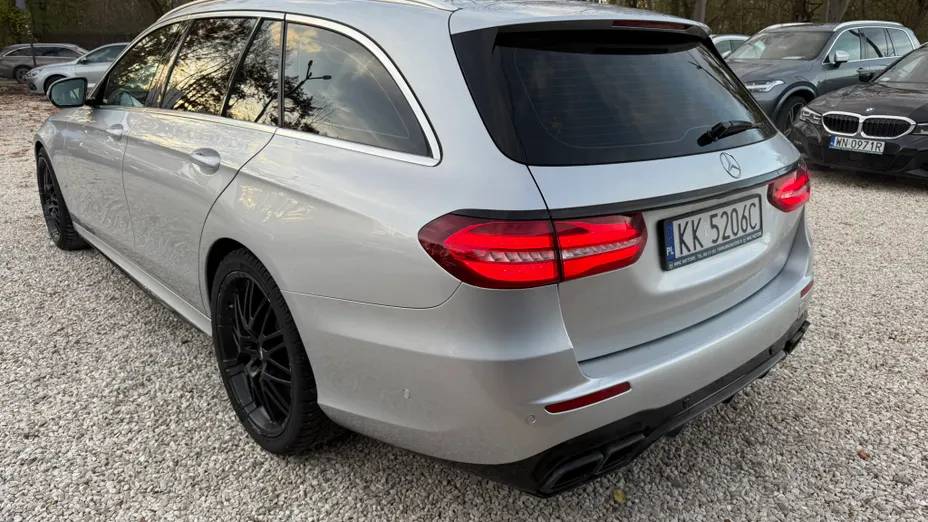 MERCEDES-BENZ E Klasa E 400 4-Matic 9G-TRONIC