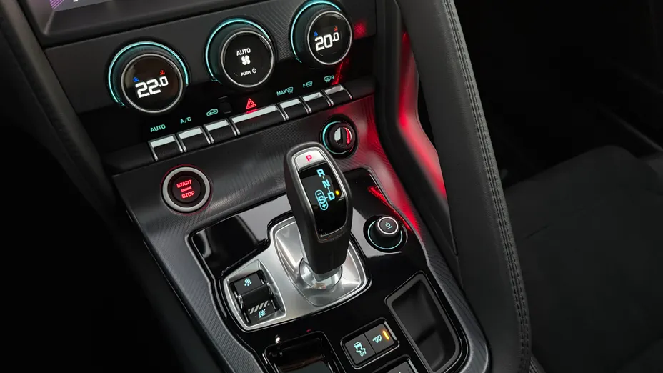 JAGUAR F-Type F-Type 2.0 Turbo R-Dynamic aut