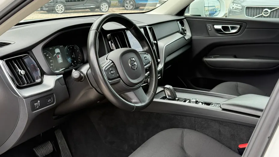VOLVO XC60 XC60 B4 B Momentum aut