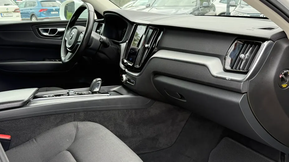 VOLVO XC60 XC60 B4 B Momentum aut