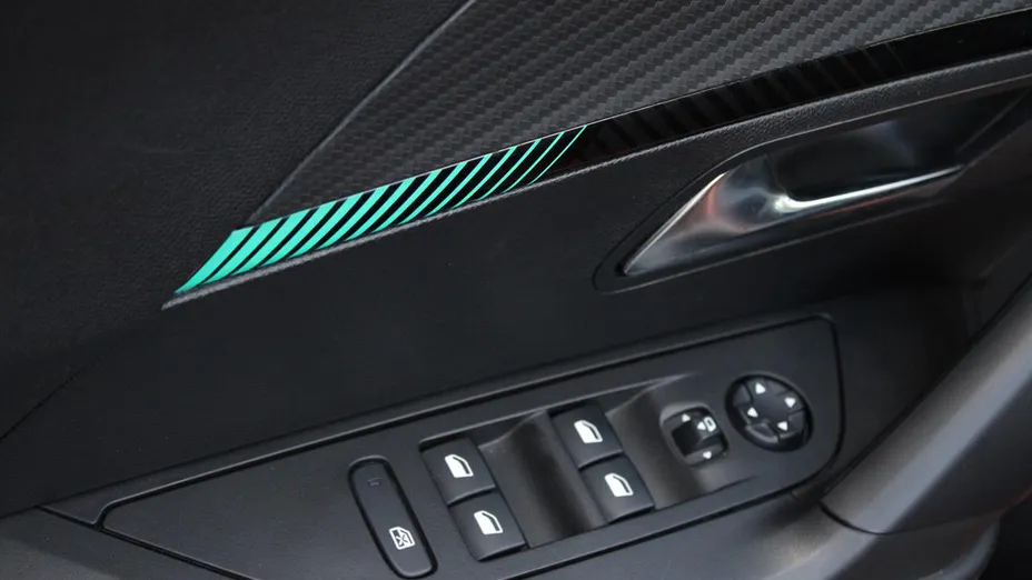 PEUGEOT 2008 2008 1.2 PureTech Allure S&S EAT8