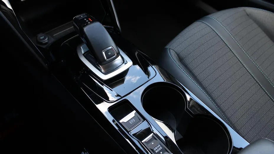 PEUGEOT 2008 2008 1.2 PureTech Allure S&S EAT8