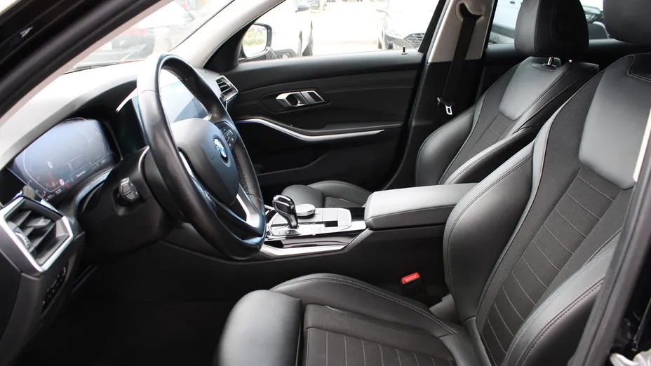 BMW Seria 3 320d xDrive Sport Line aut