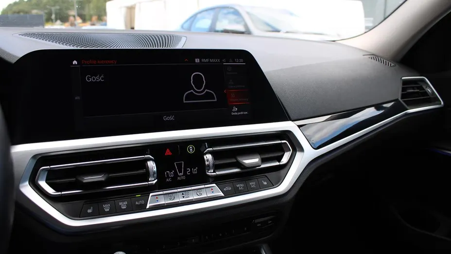 BMW Seria 3 320d xDrive Sport Line aut