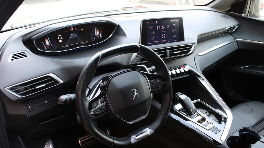 PEUGEOT 5008 5008 1.6 PureTech GT Line S&S EAT8