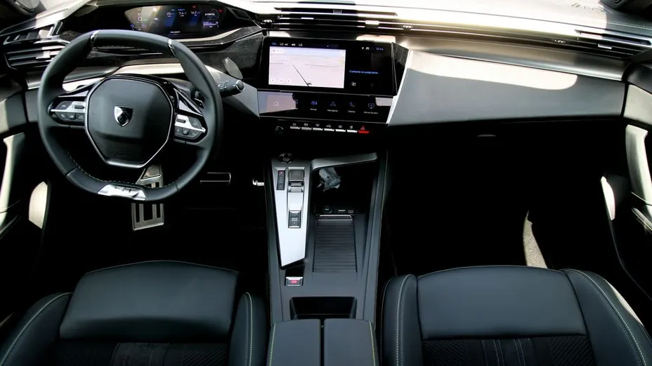 PEUGEOT 408 408 1.6 Plug-In Hybrid 180 GT EAT8