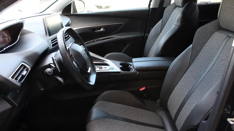 PEUGEOT 5008 5008 1.6 PureTech Allure S&S EAT8