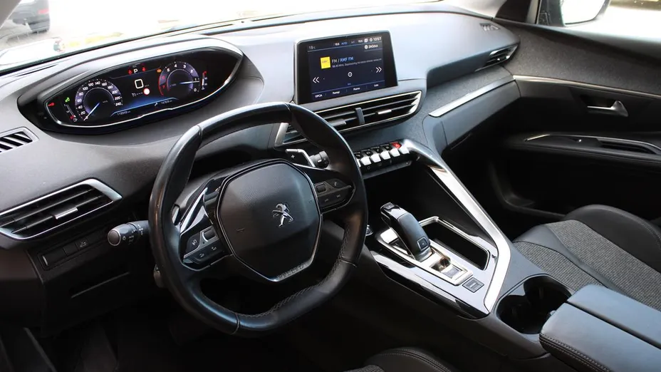 PEUGEOT 5008 5008 1.6 PureTech Allure S&S EAT8