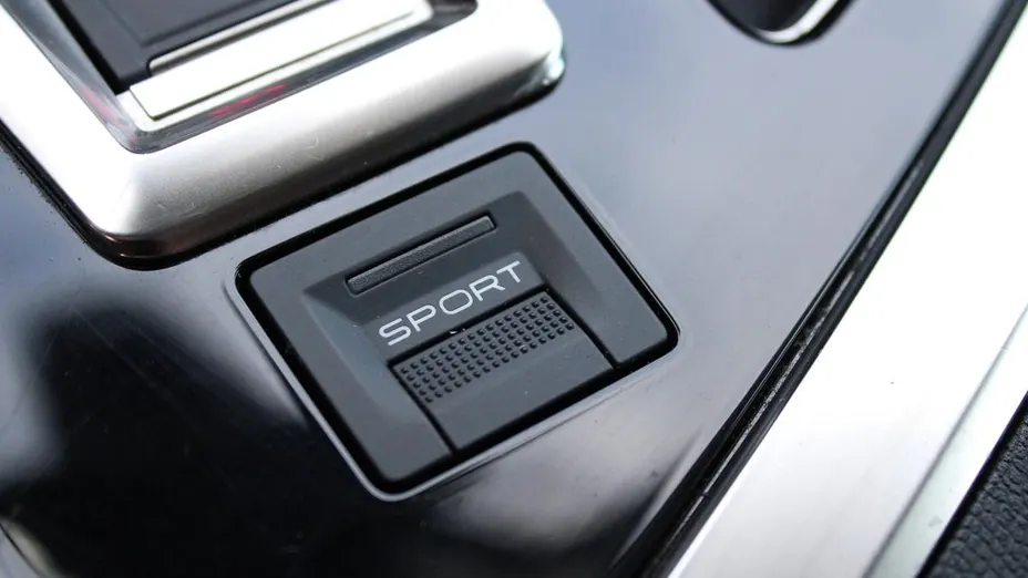 PEUGEOT 5008 5008 1.6 PureTech Allure S&S EAT8