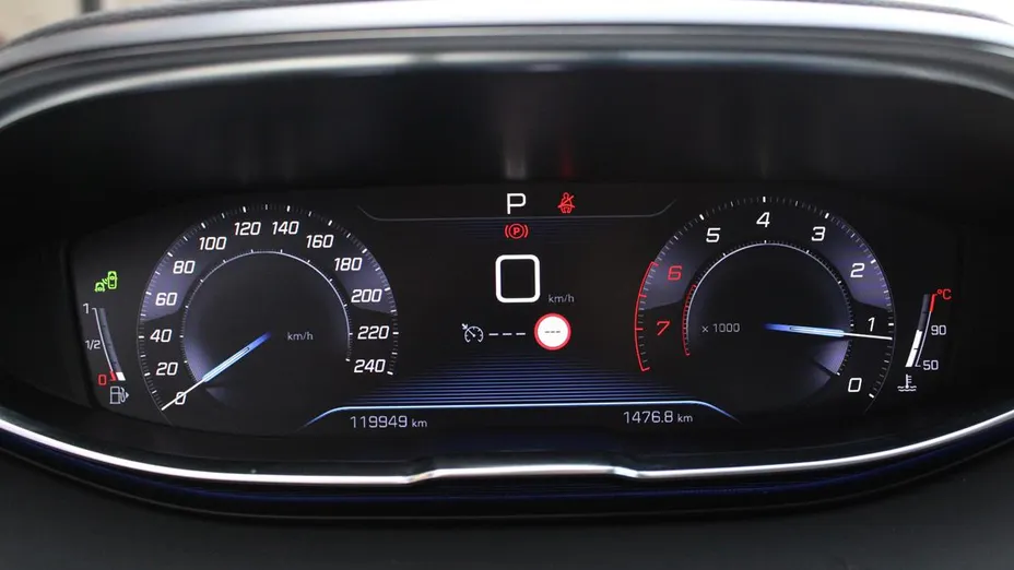 PEUGEOT 5008 5008 1.6 PureTech Allure S&S EAT8