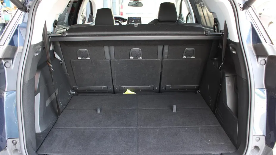 PEUGEOT 5008 5008 1.6 PureTech Allure S&S EAT8