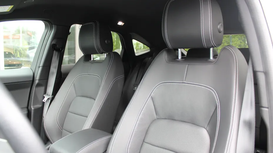 JAGUAR XE XE 2.0 P250 R-Dynamic SE aut