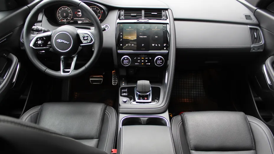JAGUAR XE XE 2.0 P250 R-Dynamic SE aut