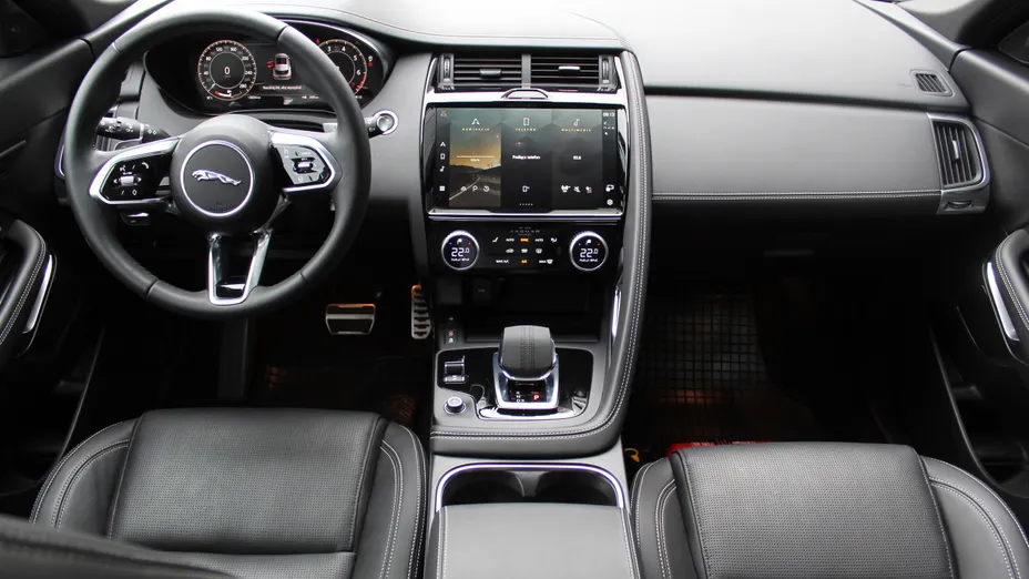 JAGUAR XE XE 2.0 P250 R-Dynamic SE aut