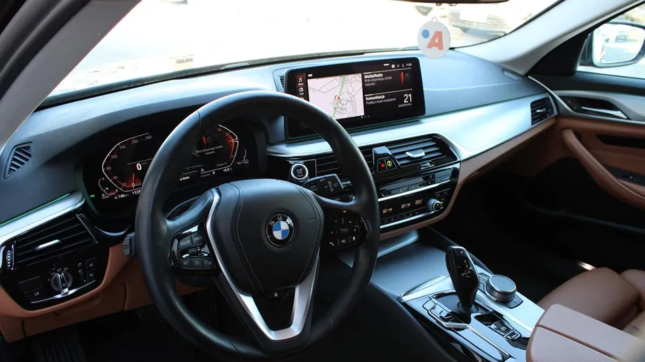 BMW Seria 5 520d xDrive Sport Line sport-aut