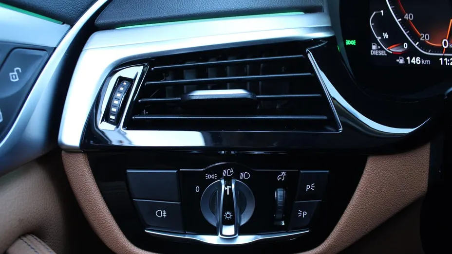 BMW Seria 5 520d xDrive Sport Line sport-aut