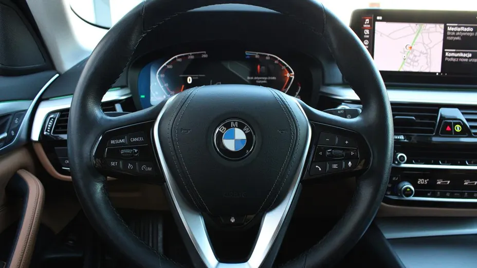 BMW Seria 5 520d xDrive Sport Line sport-aut