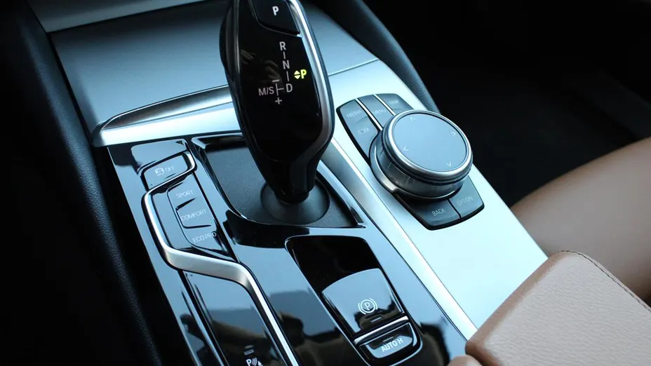 BMW Seria 5 520d xDrive Sport Line sport-aut