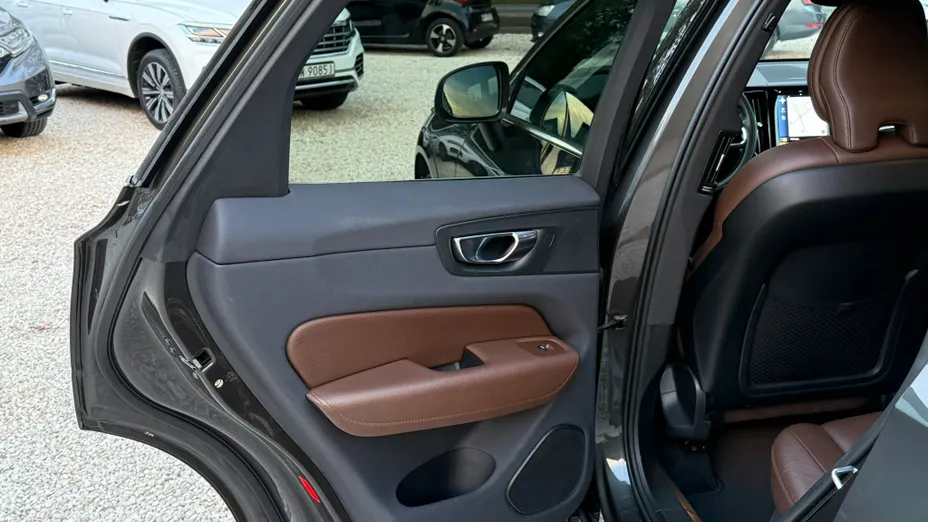 VOLVO XC60 XC60 B4 B Inscription aut