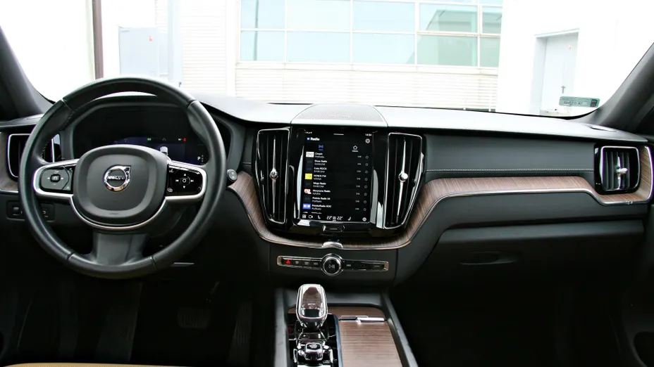 VOLVO XC60 XC60 B4 D AWD Plus Bright aut
