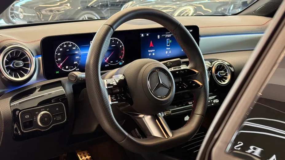 MERCEDES-BENZ CLA CLA 200 AMG Line 7G-DCT