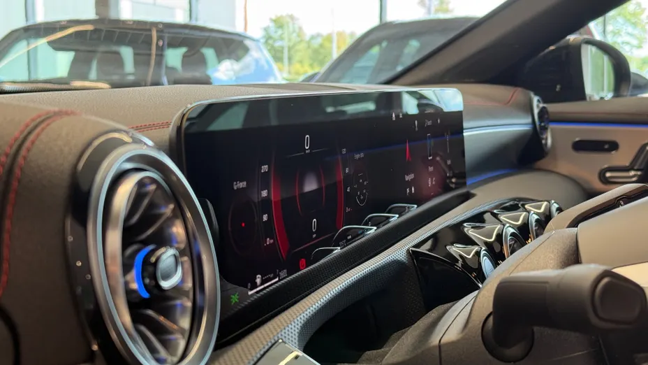 MERCEDES-BENZ CLA CLA 200 AMG Line 7G-DCT